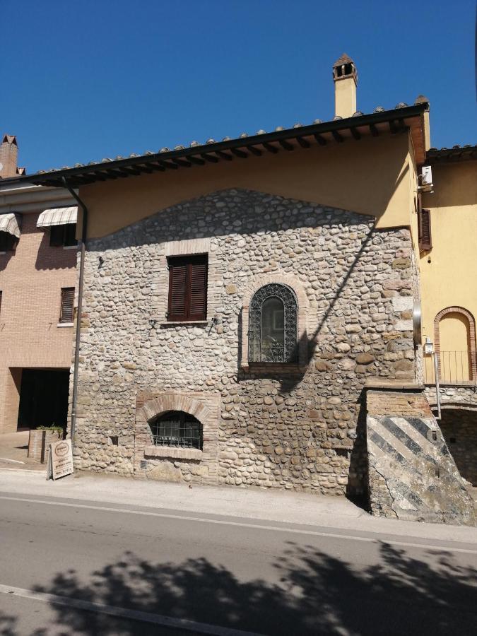 Sulle Orme Di Francesco Appartamento Blu 바스티아 움브라 외부 사진